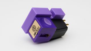 Nagaoka MP-200 moving magnet cartridge